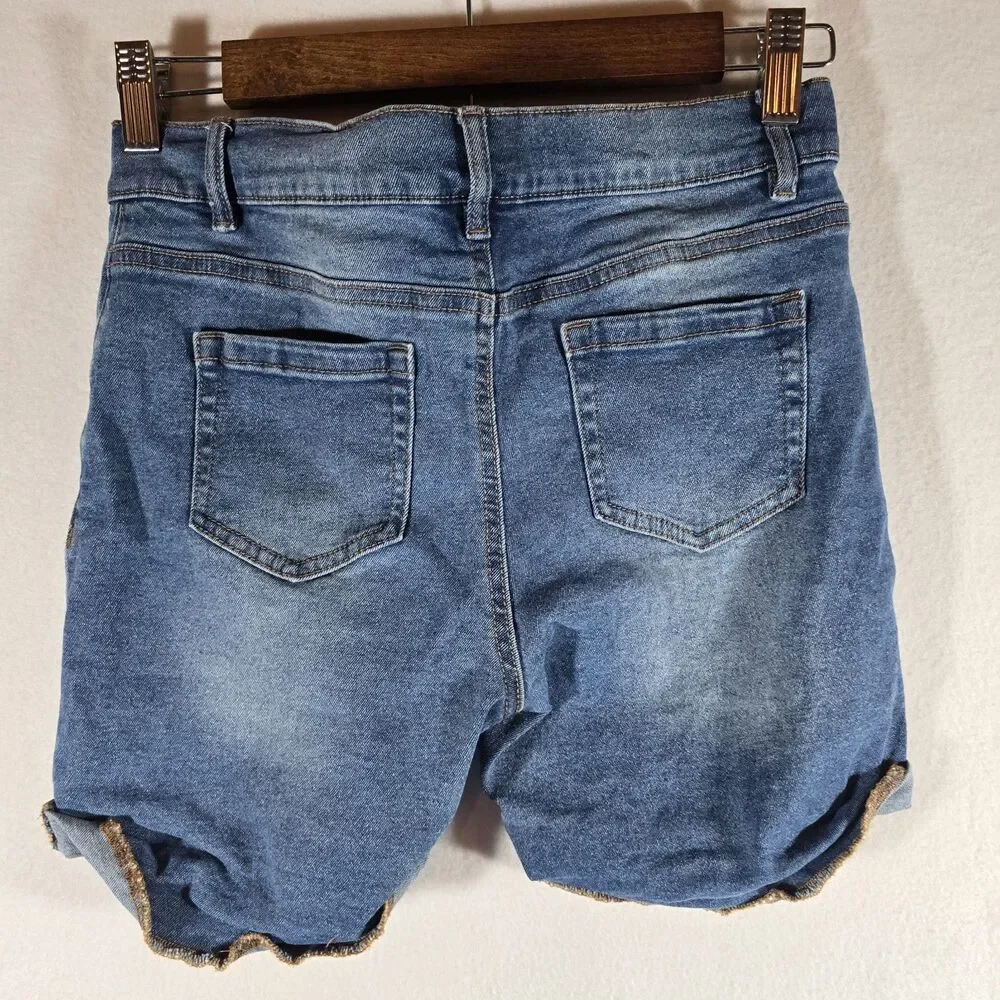 Extremely Me Kids Girls Denim Shorts Size 14  Gently Used